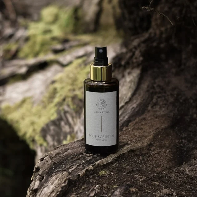 Room spray where dark rum takes center stage, rich, warm and unmistakably bold. Layered with woody notes and a hint of incense, this scent unfolds slowly, revealing new depths with every moment. Each spray brings a new layer to life, creating a space that feels intimate, moody and unforgettable.

POST SCRIPTUM room spray

-Top notes
Bergamot, Mandarin, Red Berry, Almond, Cinnamon
-Mid notes
Dark Rum Accord, Jasmine, Rose, Violet, Rosemary
-Base notes 
Sandalwood, Opopnax, Labdanum, Oakmoss, Tonka, Amber, Musk and Smoky Woods

#roomspray #home #moodyscents #woodyscent